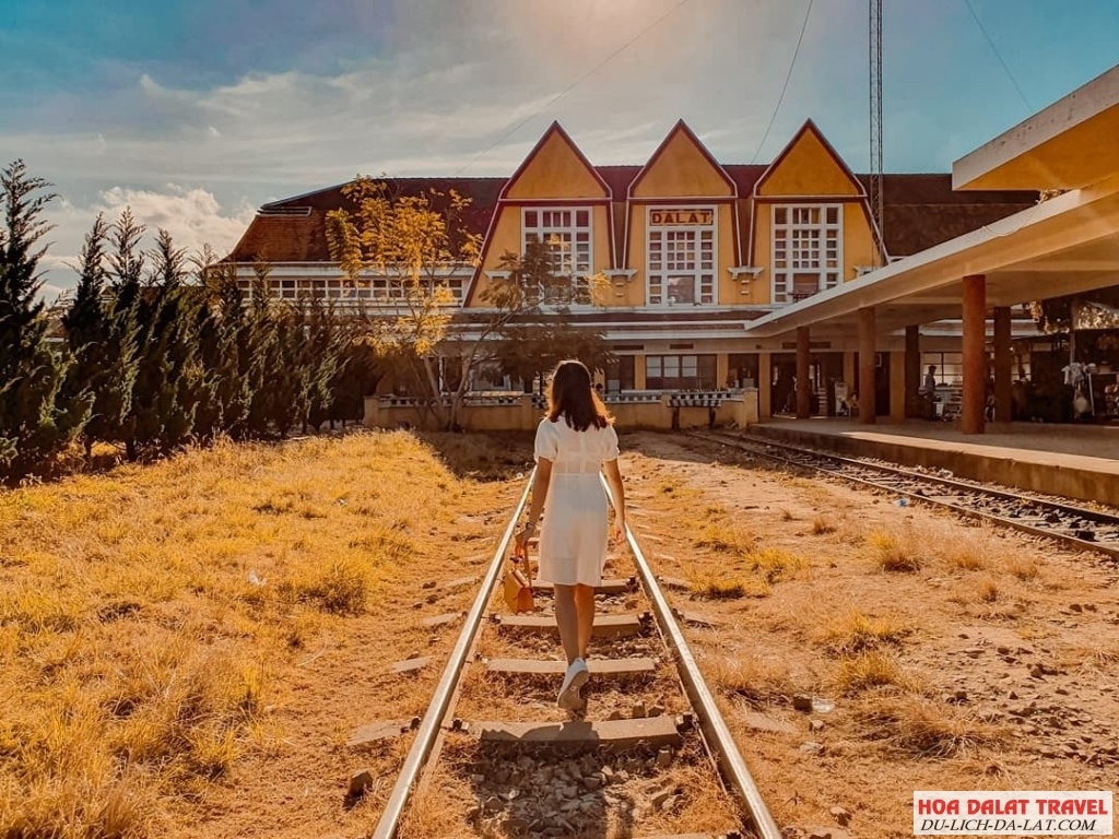 Check-in ga Đà Lạt