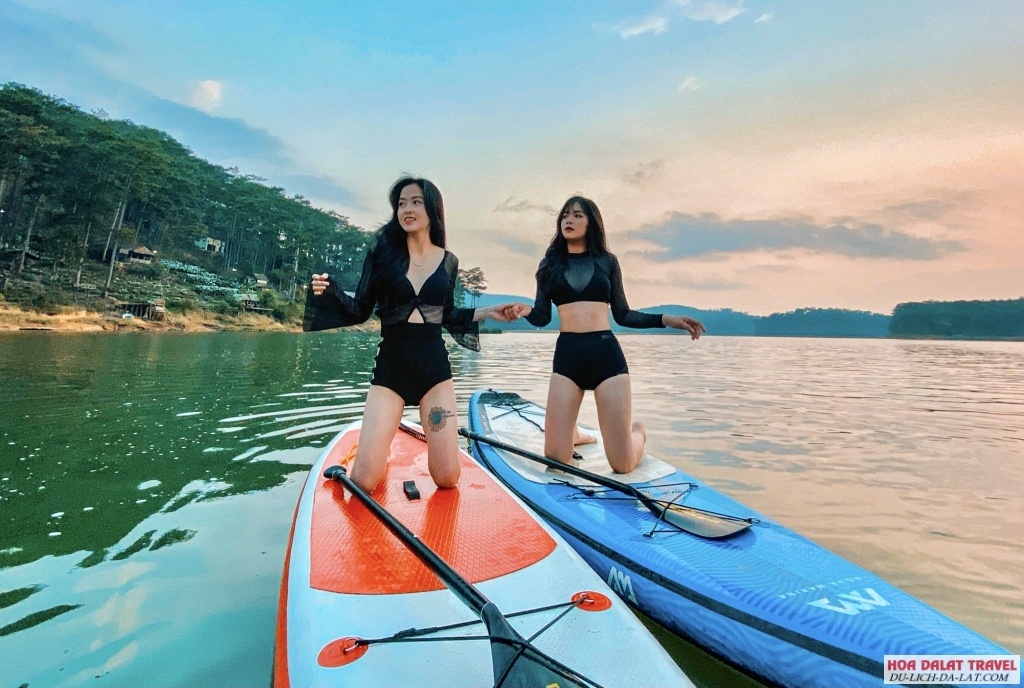 Chèo SUP và khám phá hồ Tuyền Lâm