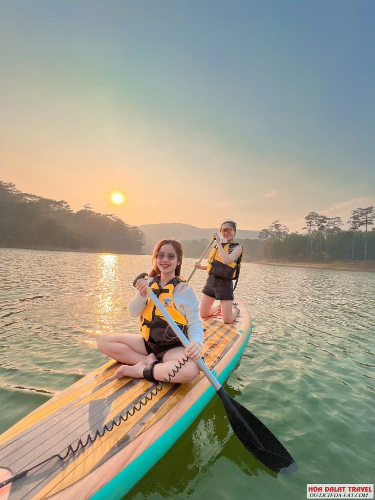 Chèo Sup Hồ Tuyền Lâm