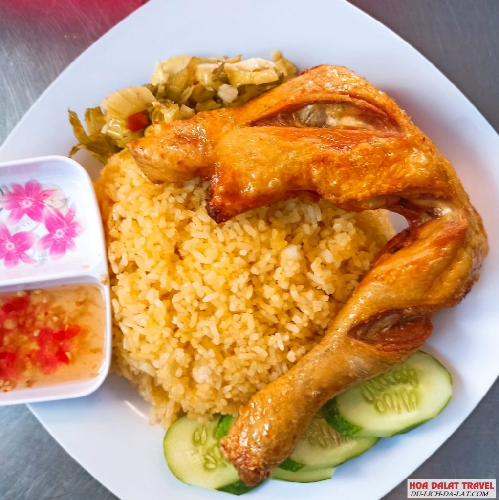Cơm Gà Xối Mỡ Minh Khang ngon