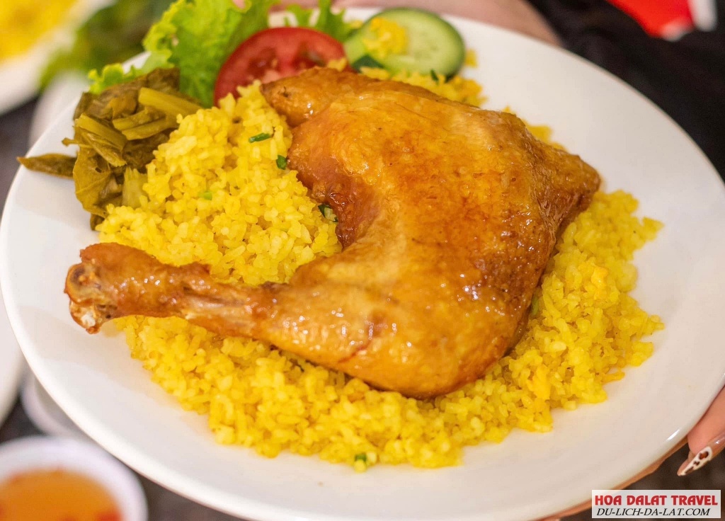Cơm gà xối mỡ Lân Hà