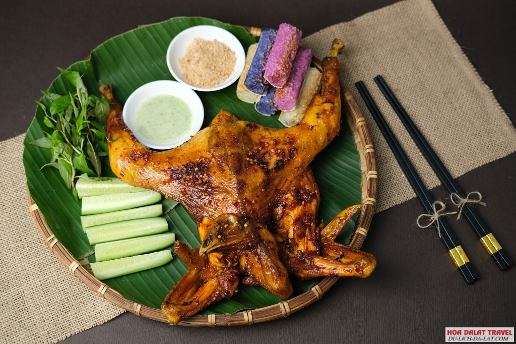 Cơm lam gà nướng Hương Quê Quán