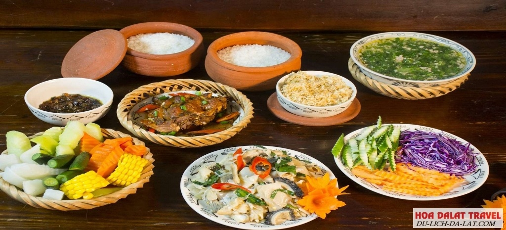 Cơm niêu