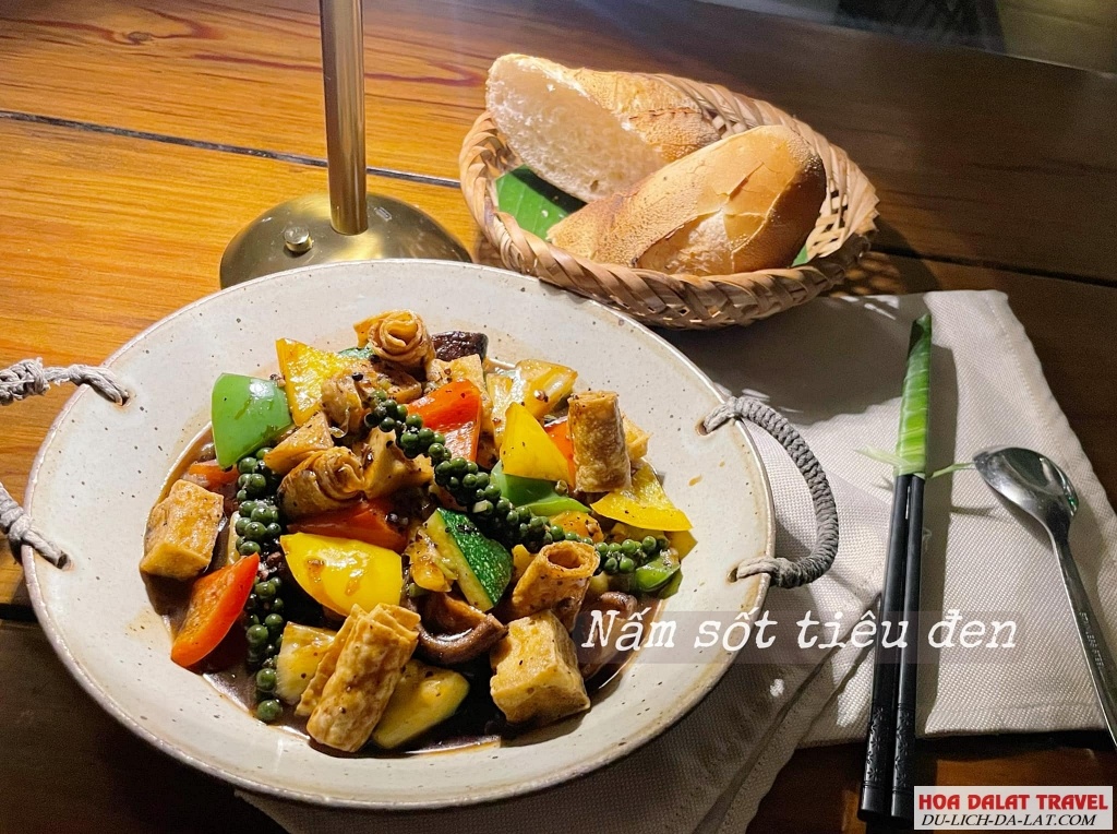 Guru Chay Restaurant & Coffee - món ăn