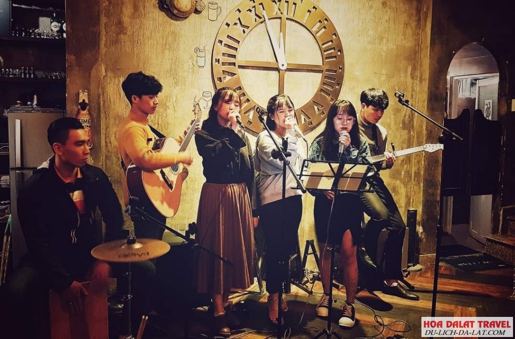 Heyla Cocktail & Acoustic