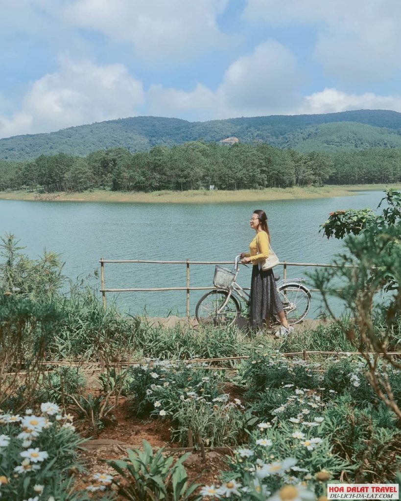 Hồ Tuyền Lâm có gì