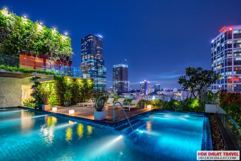 Khách sạn (Hotel)