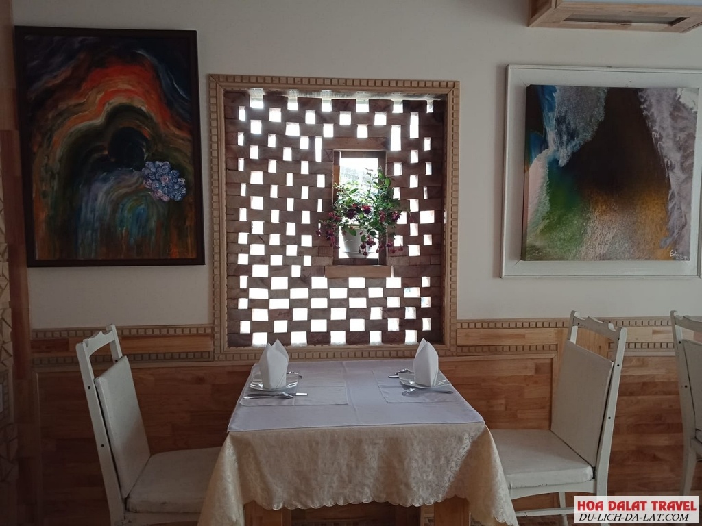 Không gian Artist Alley Restaurant