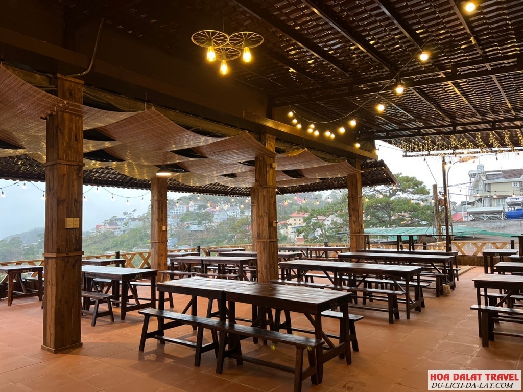 Không gian tại Bánh mì chảo icolor