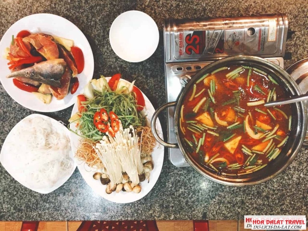 Lẩu cá tầm Ngư Sơn Đà Lạt