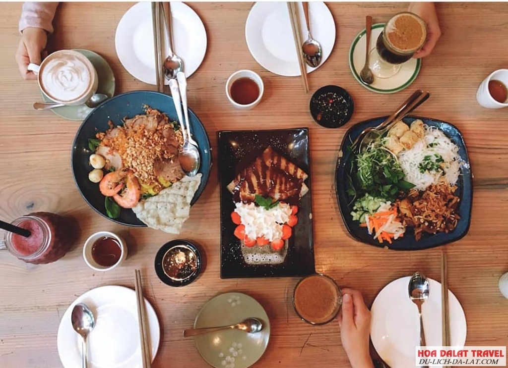 Le Chalet Dalat Coffee and Bistro