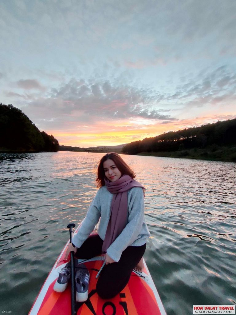 Lựa chọn trang phục chèo thuyền kayak