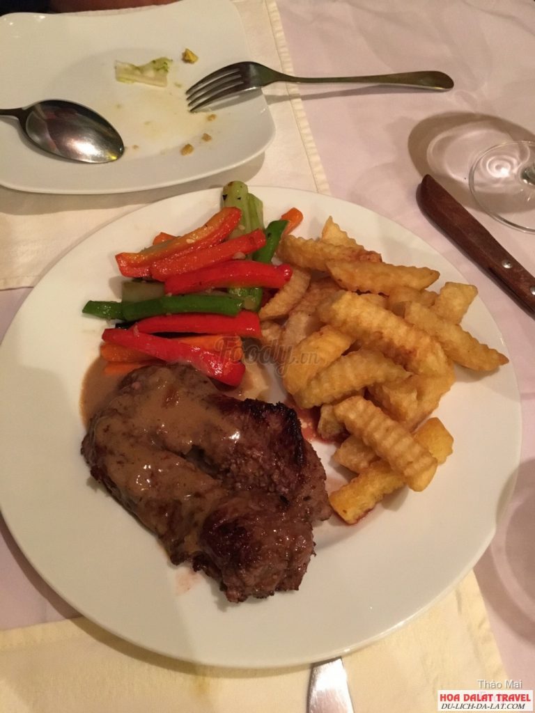 Món ăn Artist Alley Restaurant