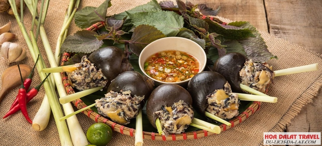 Món ốc bươu nhồi thịt