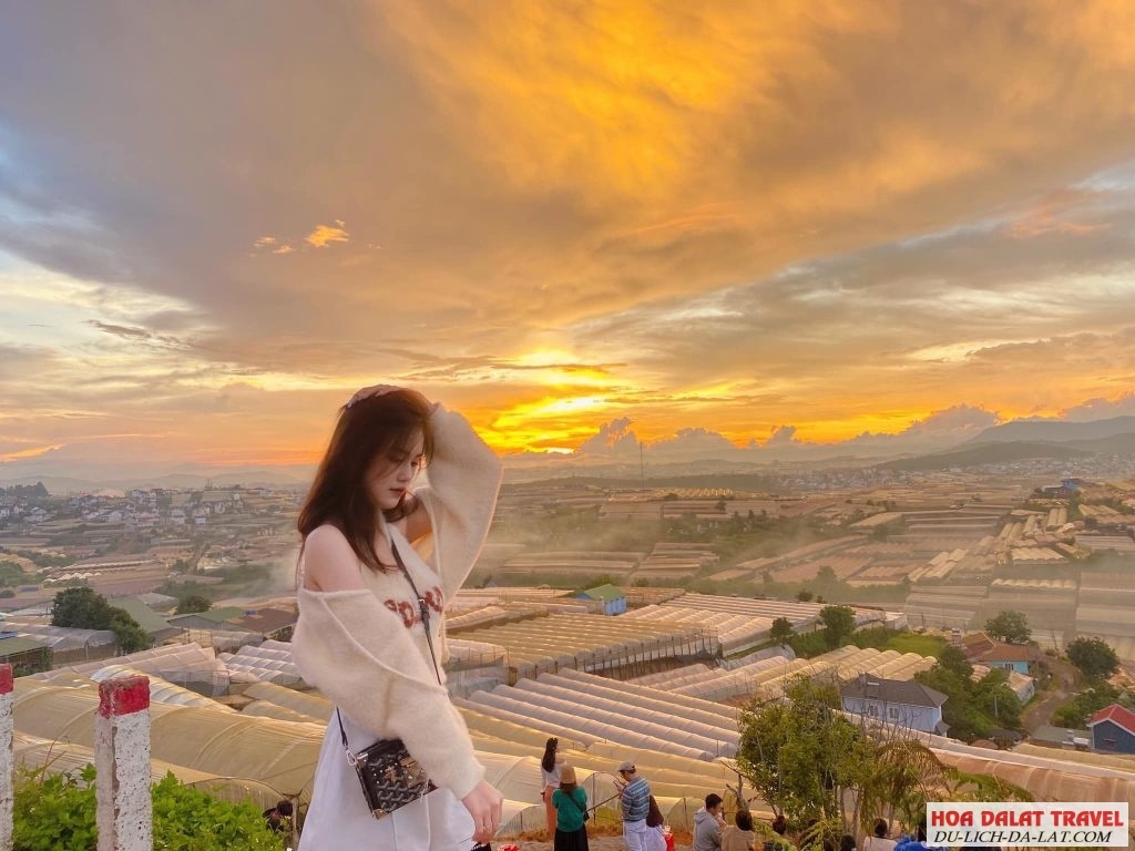 Ngắm hoàng hôn mãn nhãn tại Xóm Lèo
