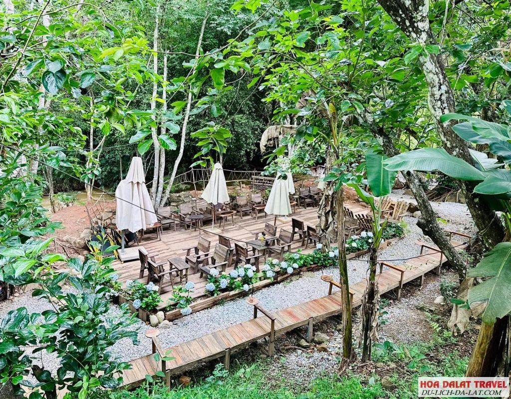 Tiệm Cà Phê Nhà Bên Suối Đà Lạt
