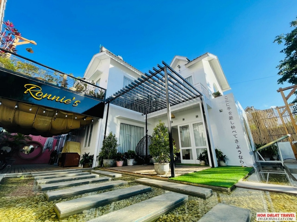 Villa Ronnies Home
