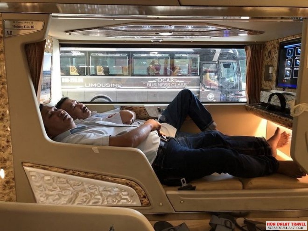 Xe Nguyễn Kim Limousine
