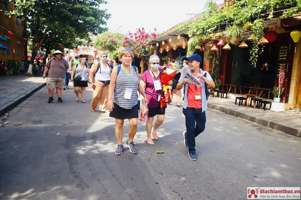 Du lịch hay lữ hành