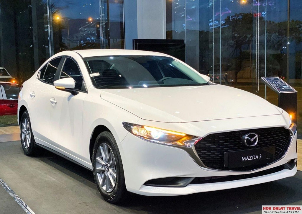 Mazda 3 4 chỗ