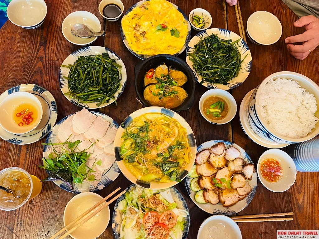 Món ăn Tiệm cơm 19 Hồi Đó