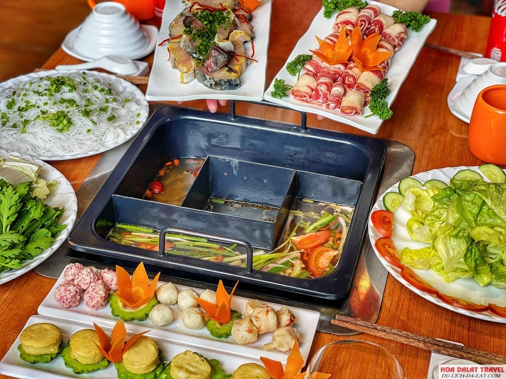 Nhà hàng Hoàng Gia
