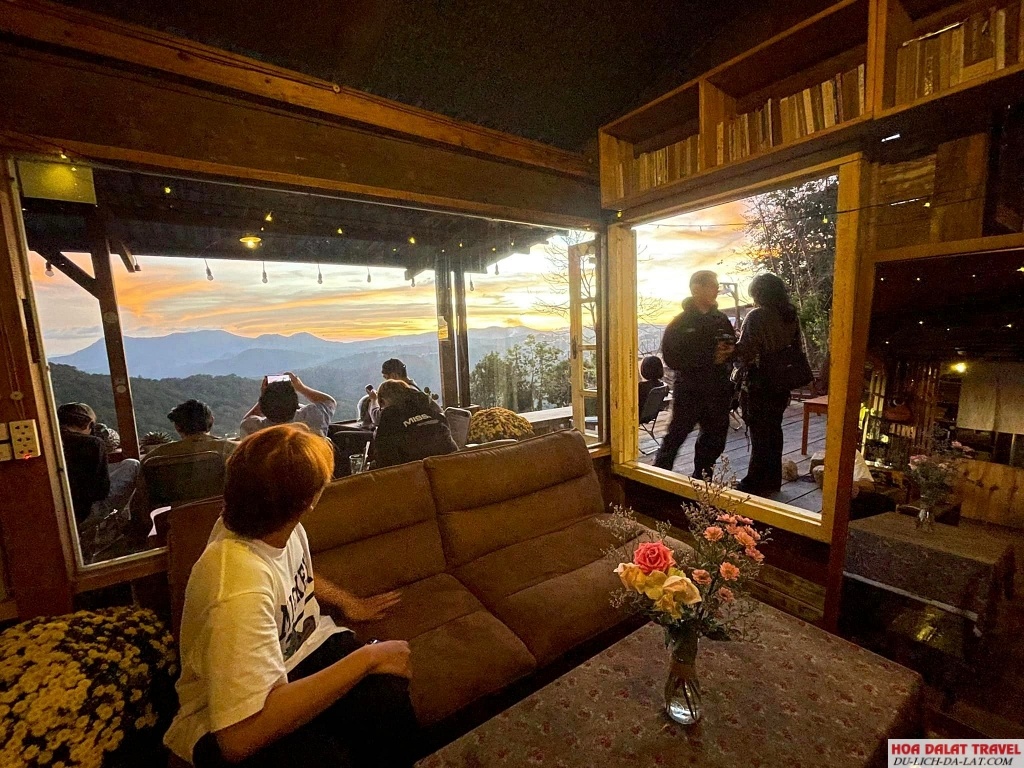 Rừng Na Uy Cafe