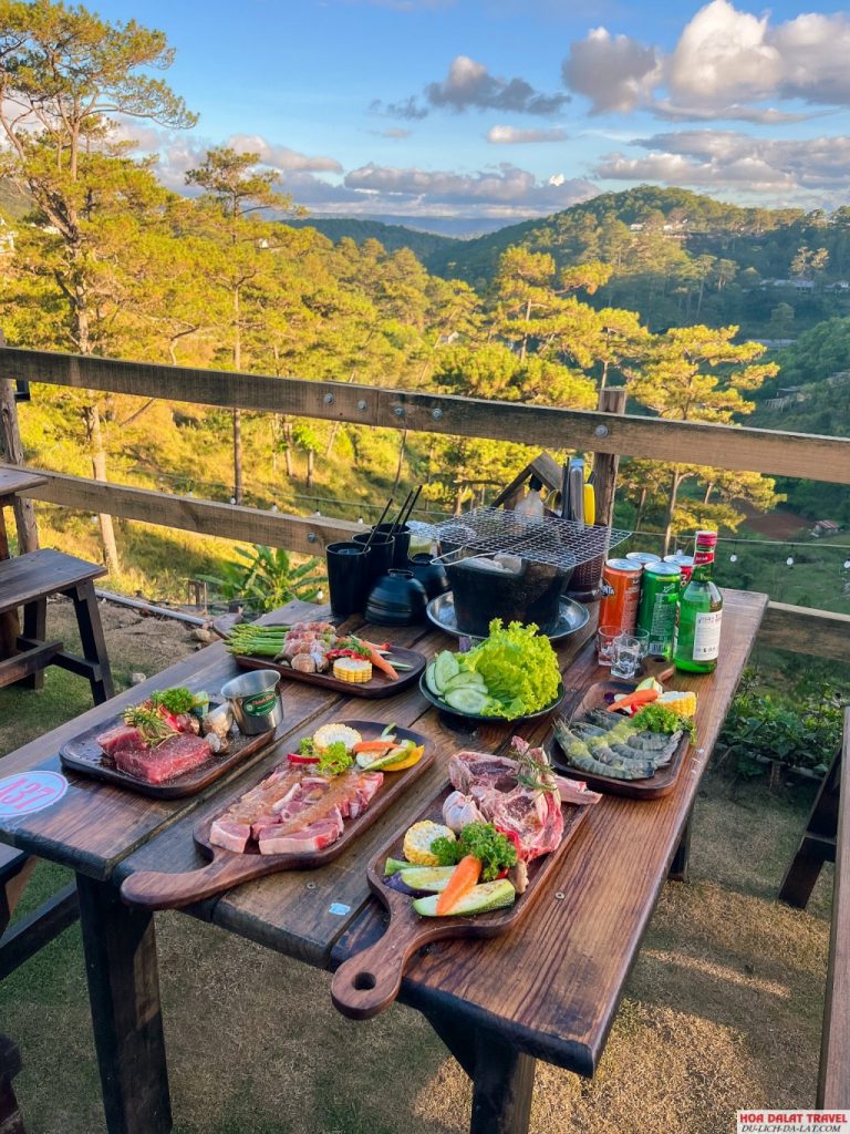 Thưởng thức nướng ngon bên view đồi thông cực đẹp