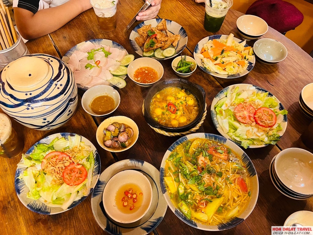 Tiệm cơm 19 Hồi Đó