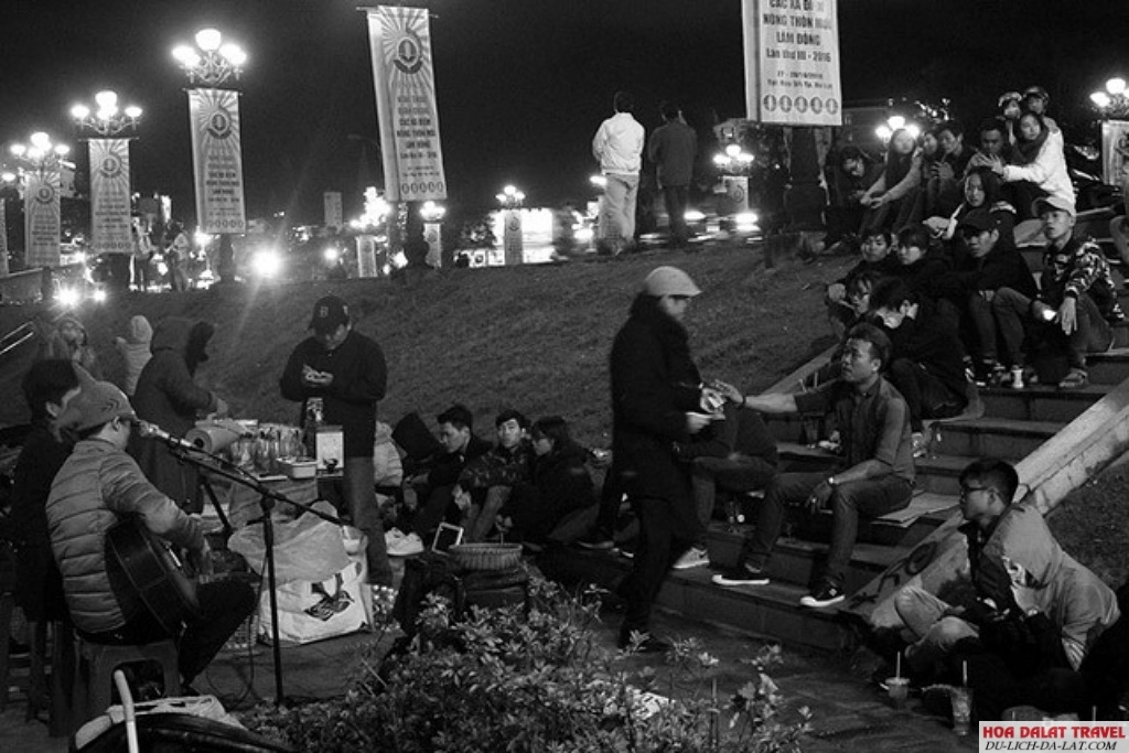Trải nghiệm cafe bệt
