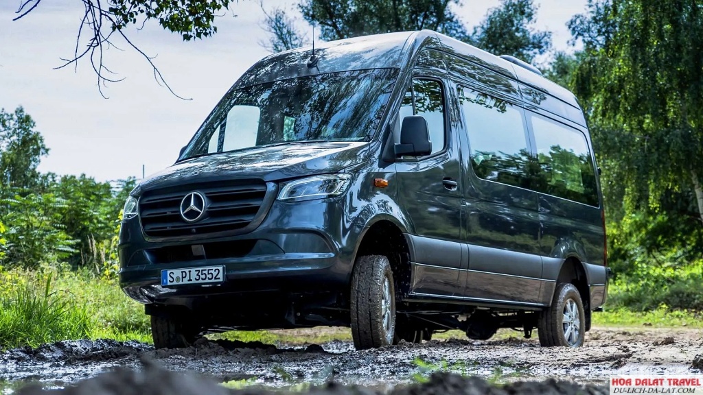Xe 16 chỗ Mercedes Sprinter