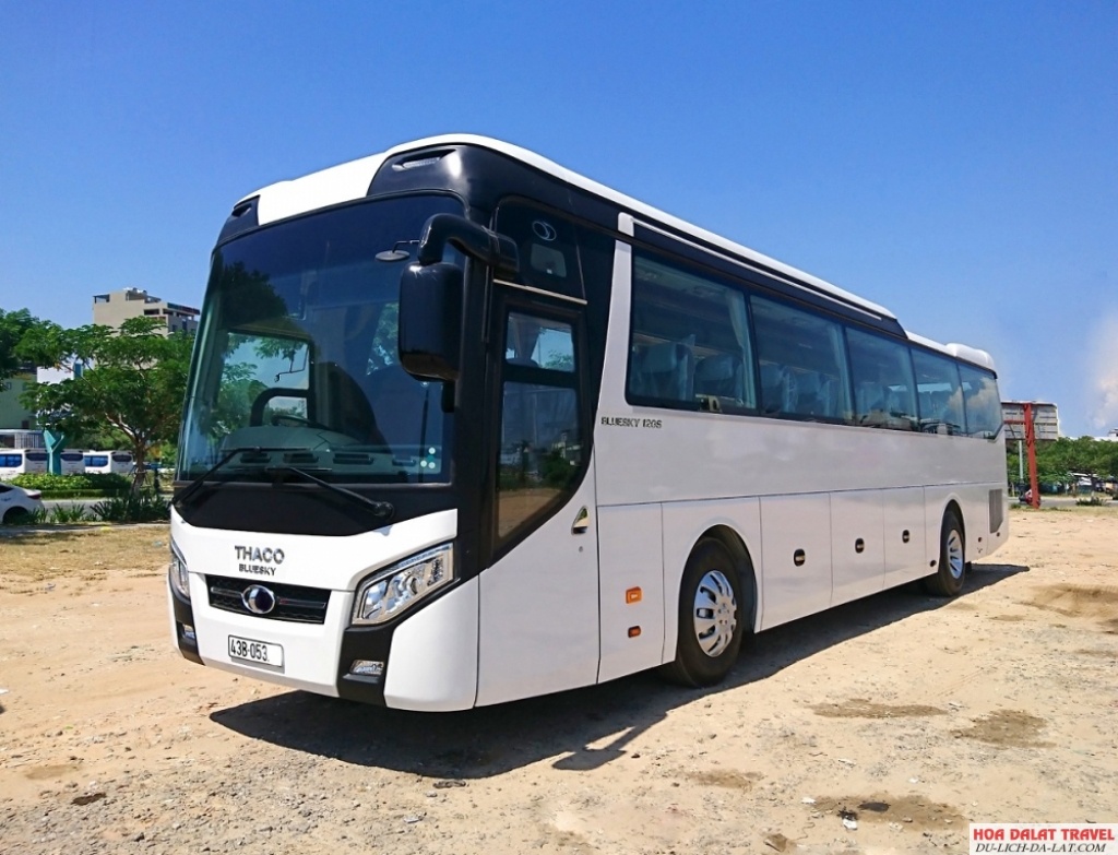 Xe 45 chỗ Thaco Universe Sky