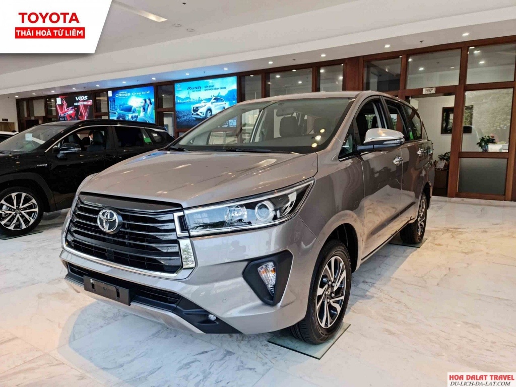 Xe 7 chỗ Toyota Innova