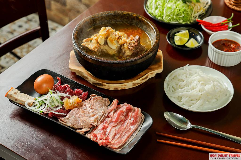 Bún bò thố đá O Chín Đà Lạt