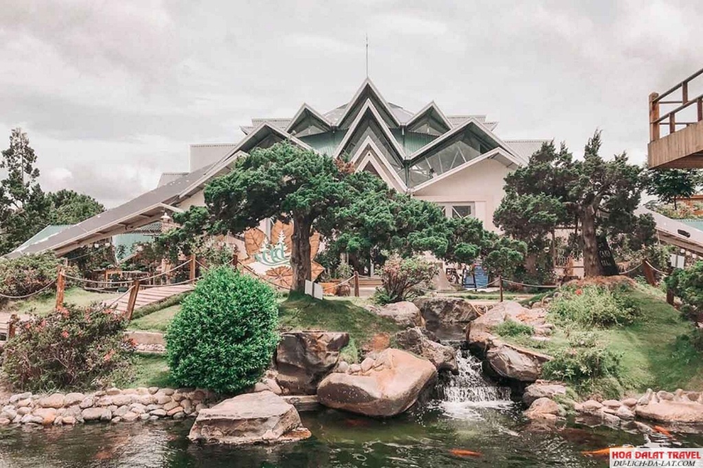 Khu Du Lịch Lá Phong