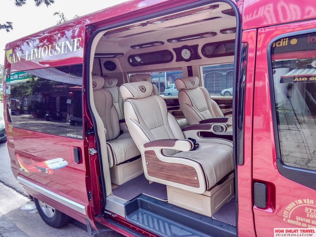 Xe limousine ghế ngồi