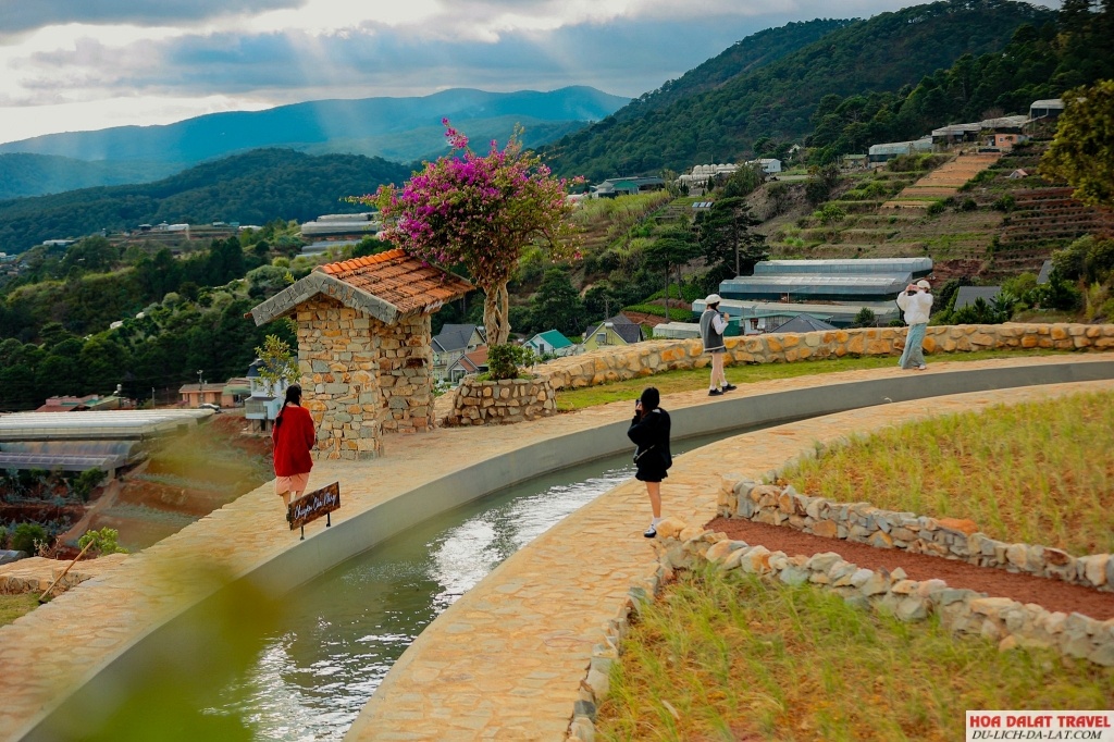không gian quán Chuyện Của Nắng
