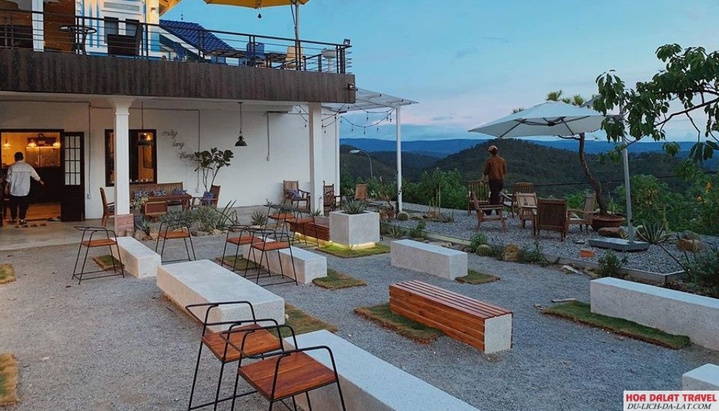 Mây Lang Thang Homestay
