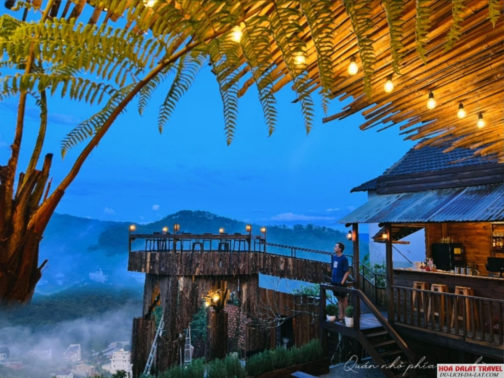 Quán Nhỏ Phía Sau Nhà