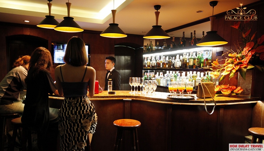 Quán bar Palace Club