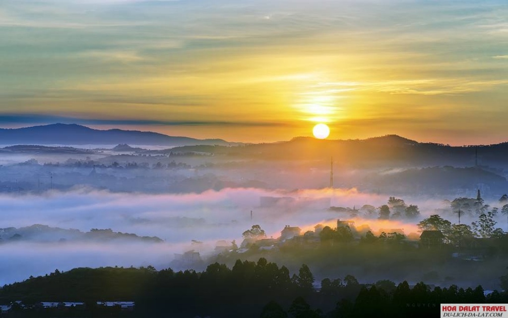 điểm săn mây, ngắm nhìn hoàng hôn Đỉnh Hòn Bồ