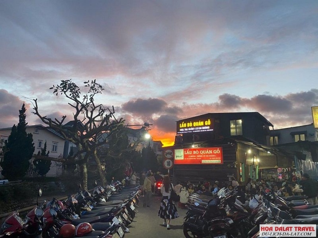 Lẩu bò Ba Toa Quán Gỗ