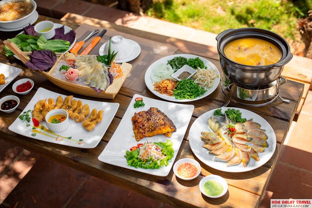 Lẩu cá tầm Bích Câu 1 Restaurant thơm ngon đậm đà
