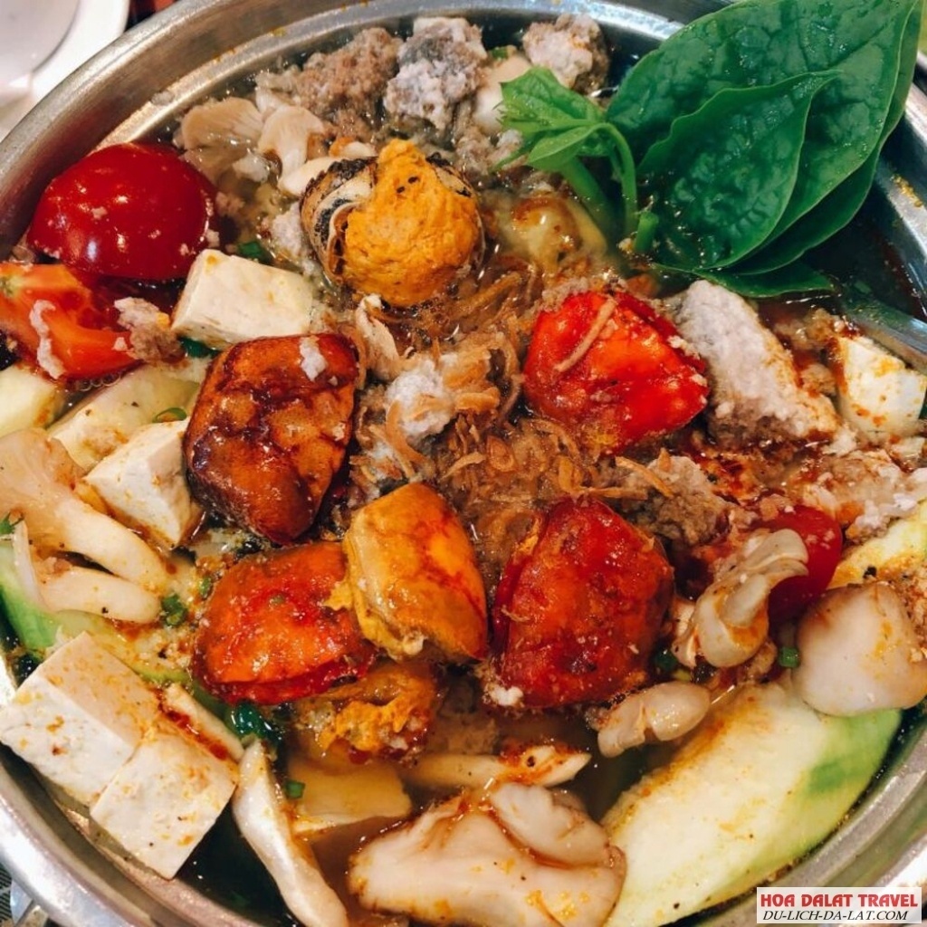 Nồi lẩu cua đồng chất lượng của quán Dung 65