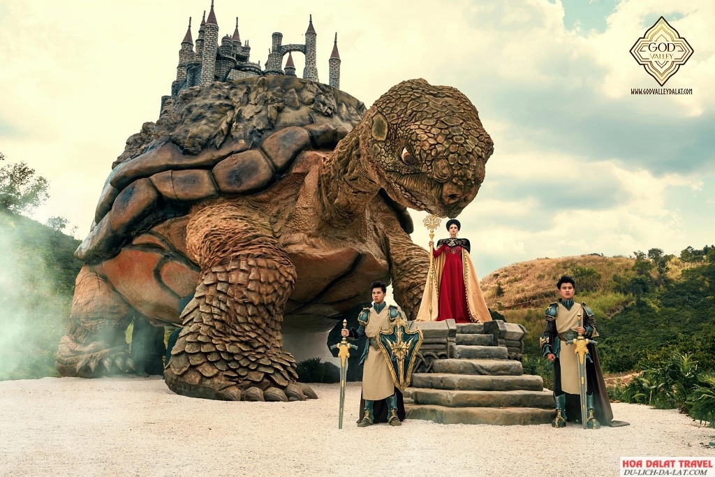 Mô hình Thần Rùa tại God Valley Đà Lạt