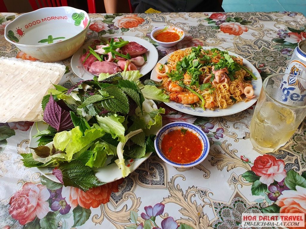 Các loại hải sản đảm bảo tươi sống và chất lượng tại quán Sông Hồng
