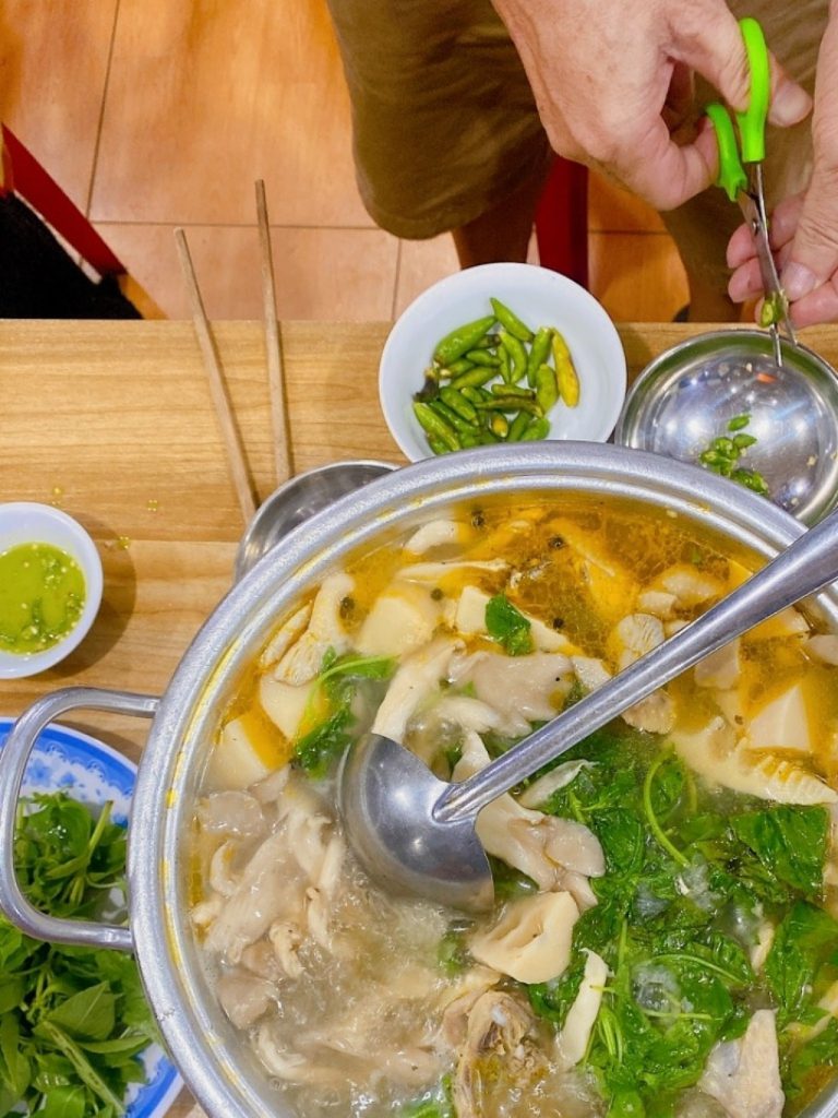 Lẩu Gà Lá É 668 Đà Lạt đặc biệt ngon