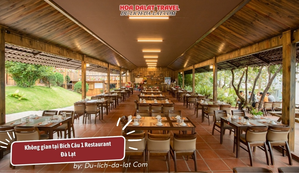 Khám phá không gian Bích Câu 1 Restaurant thoải mái, ấm cúng với phong cách xưa