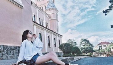 Nhà thờ con gà tiếng anh là gì